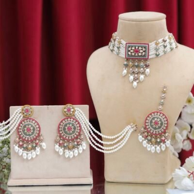 Most Famous Pakistani Choker with Earings Tikka and Sahare Navratna