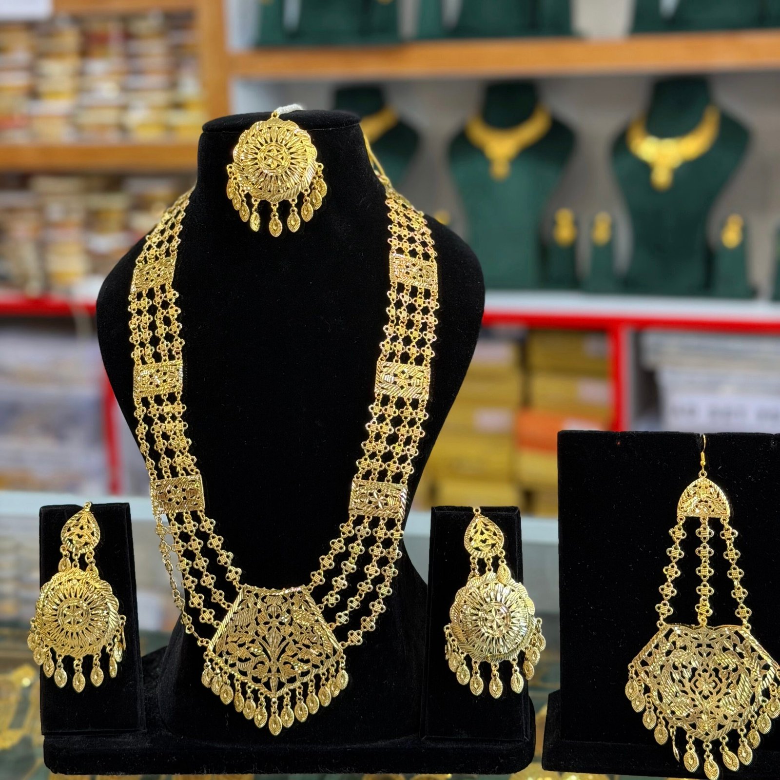Limited Time Offer Real Goldlook Ranihaar set with Earings tikka and Passa
